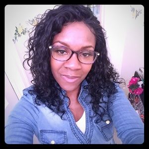 Meet your Posher, Evette